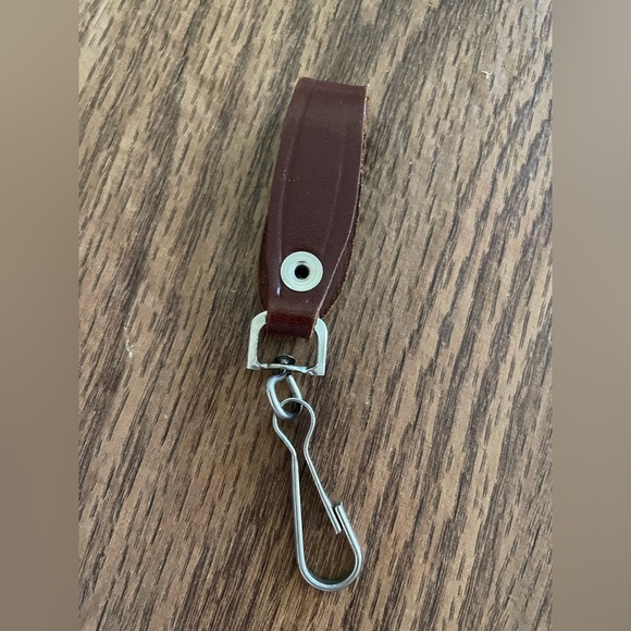 Brown Leather Key Strap- Key Ring- Silver coloring - Picture 5 of 6